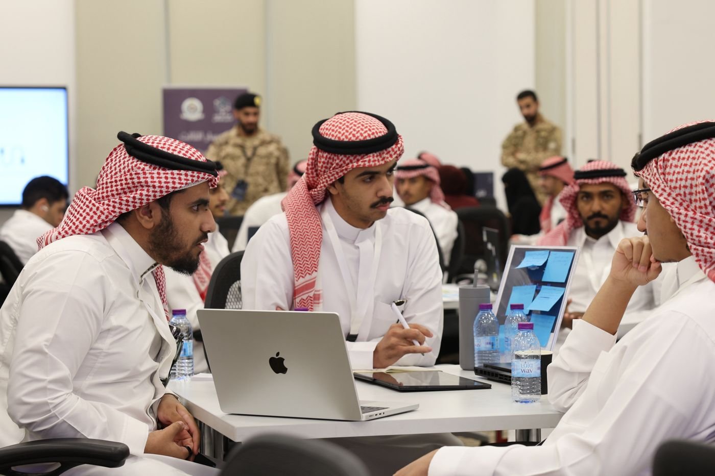 هاكاثون الابتكار الرقمي - وزارة الحرس الوطني: تجربتنا مع نموذج العمل التجاري (BMC)